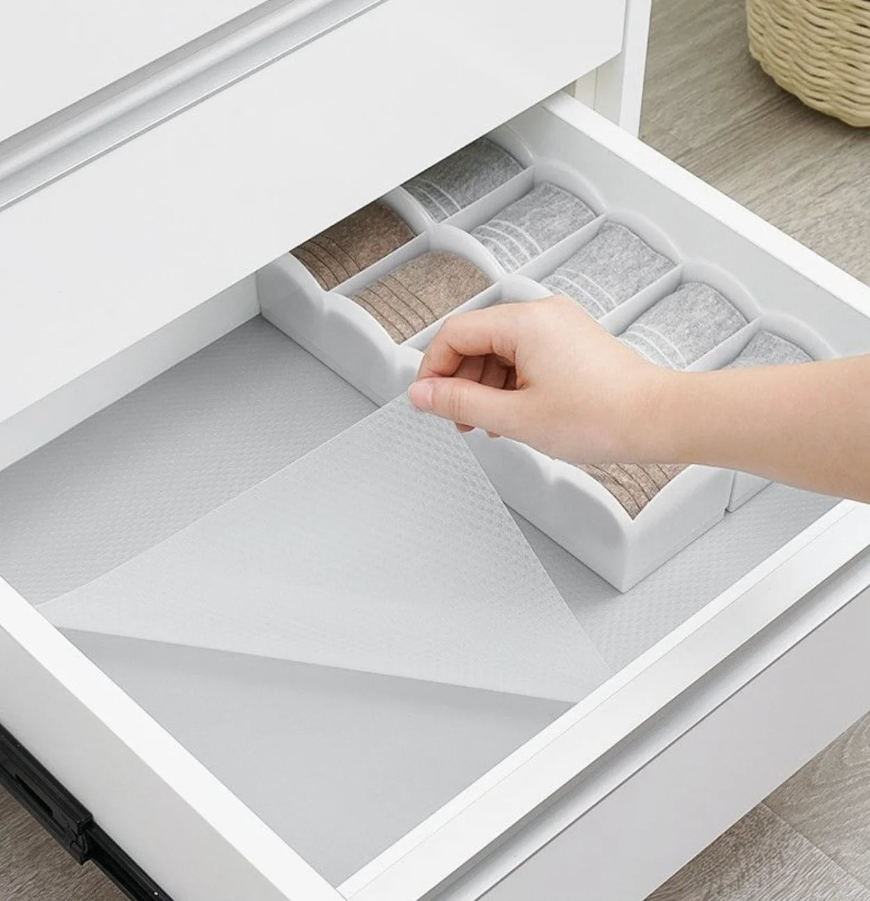 30/60cm 1.5/5M Drawer Mat Shelf Cover Liners Non Slip Waterproof Closet Placemat Table Pad Cabinet Oil-proof Liners Non-Adhesive