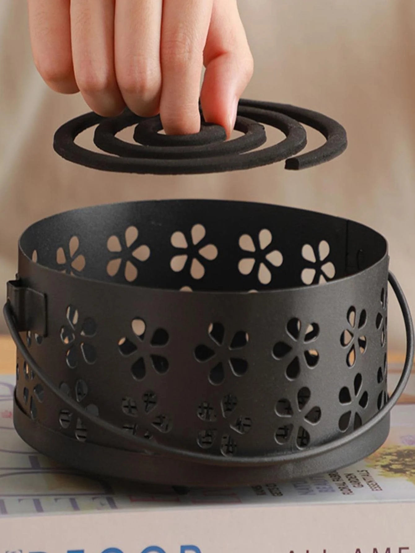Mosquito-repellent fireproof mosquito-repellent household with cover wrought iron sandalwood mosquito incense burner
